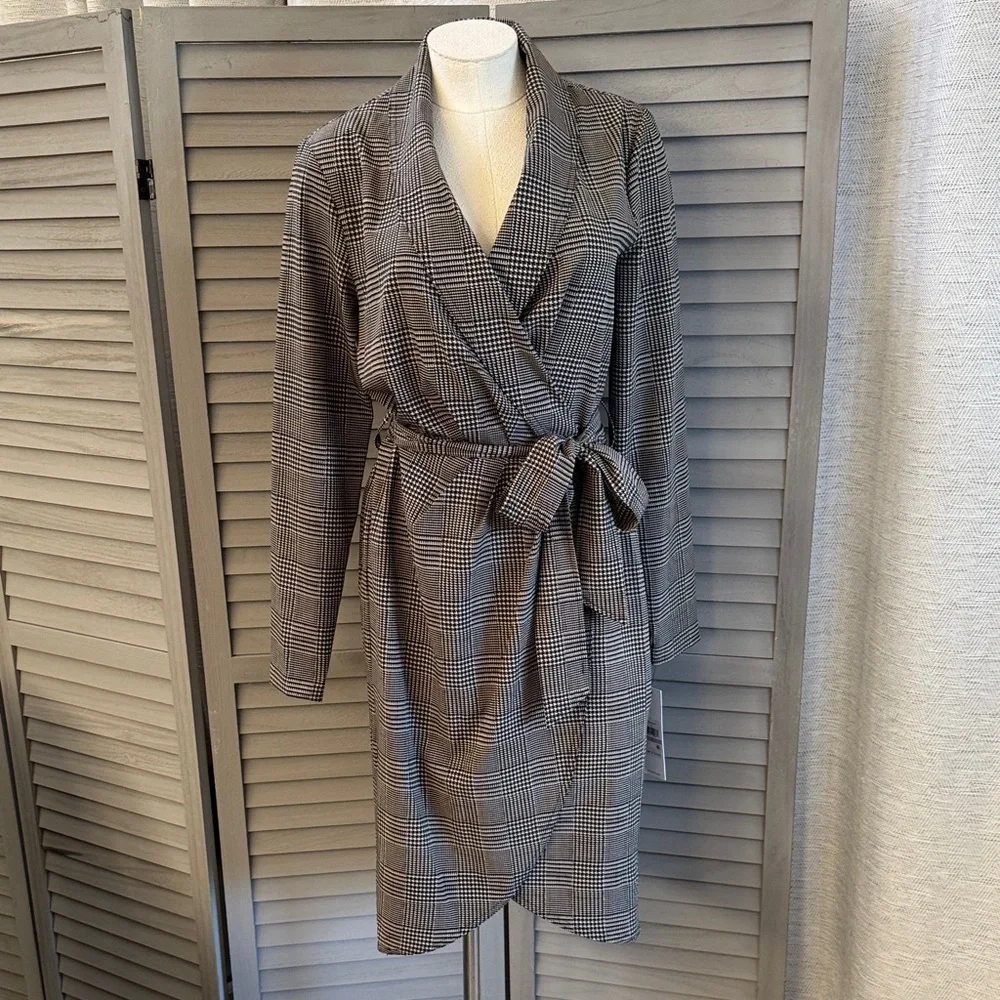 Calvin Klein Black and cream Herringbone pattern Wrap Dress~very classy! - Picture 2 of 13
